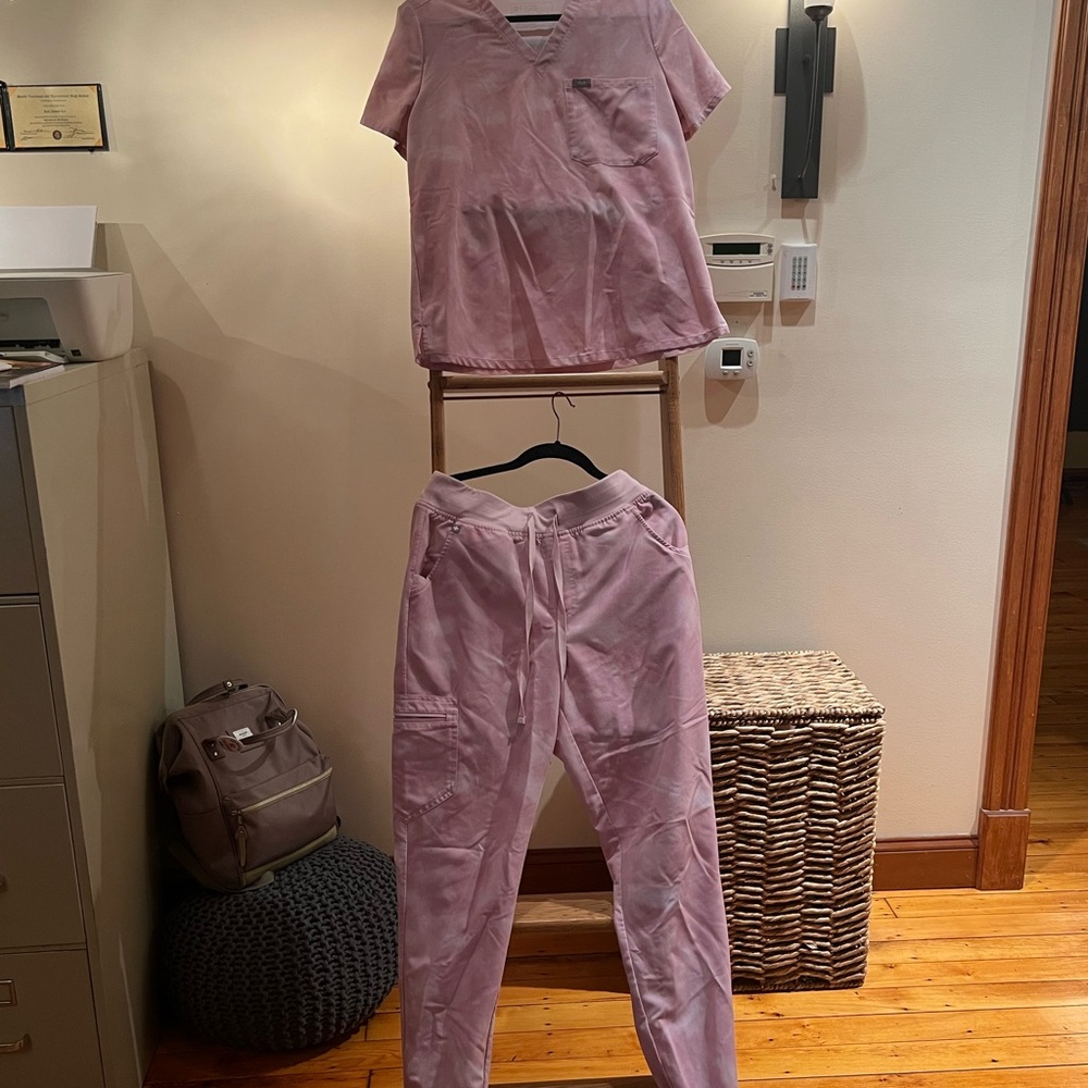 Figs Light Pink Scrub Top